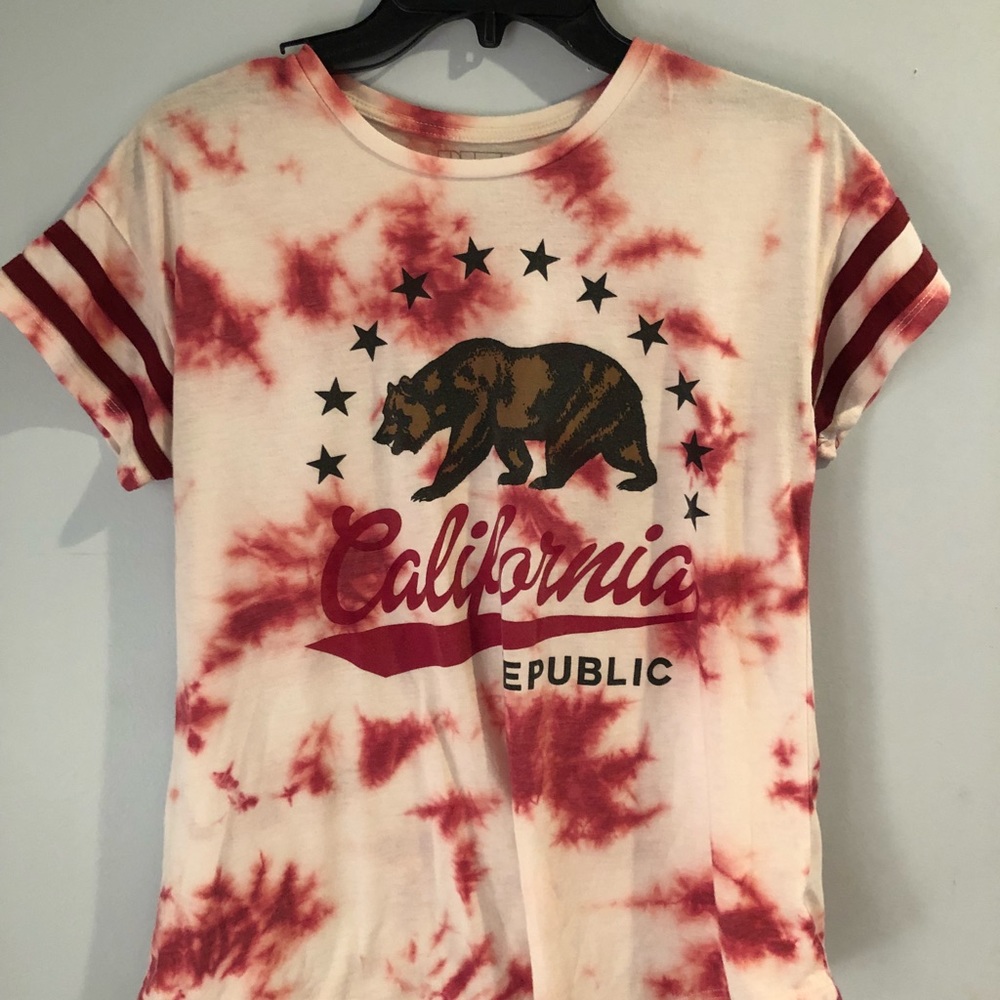 Red tie dye California short sleeve